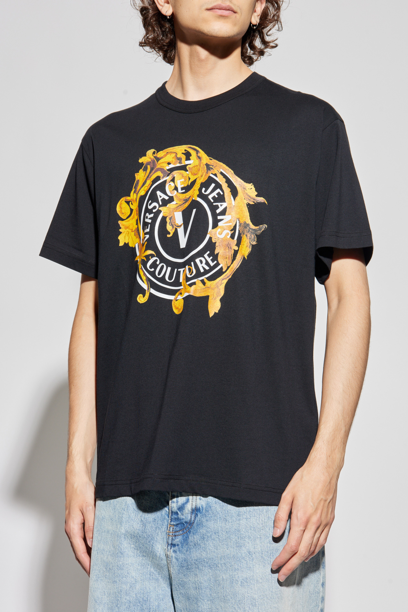 【VERSACE JEANS COUTURE】 シグネチャープリントTシャツ VERSACE JEANS COUTURE (ヴェルサーチェ ジーンズ クチュール